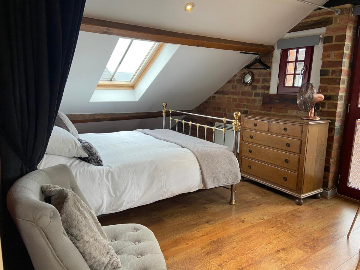 Victorian Penthouse Apartment Gloucester Exterior photo