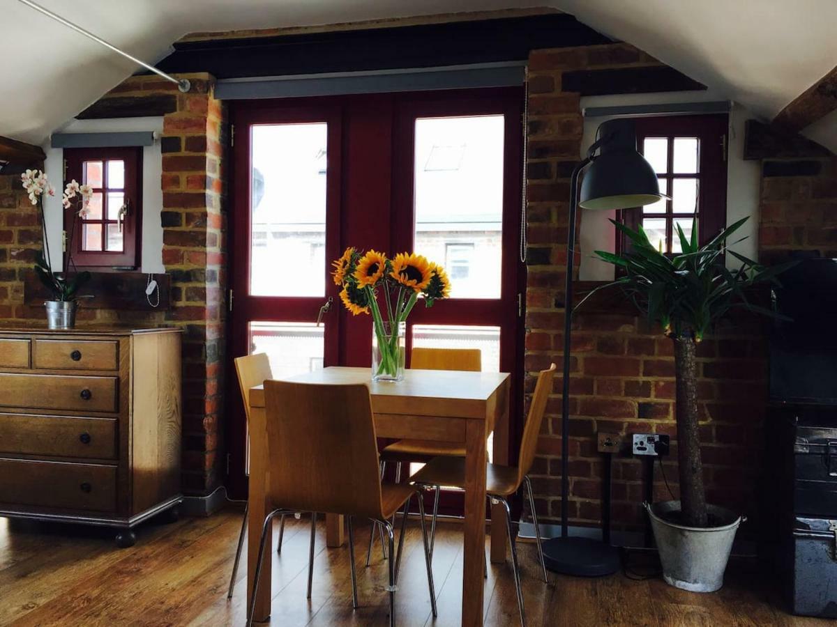 Victorian Penthouse Apartment Gloucester Exterior photo